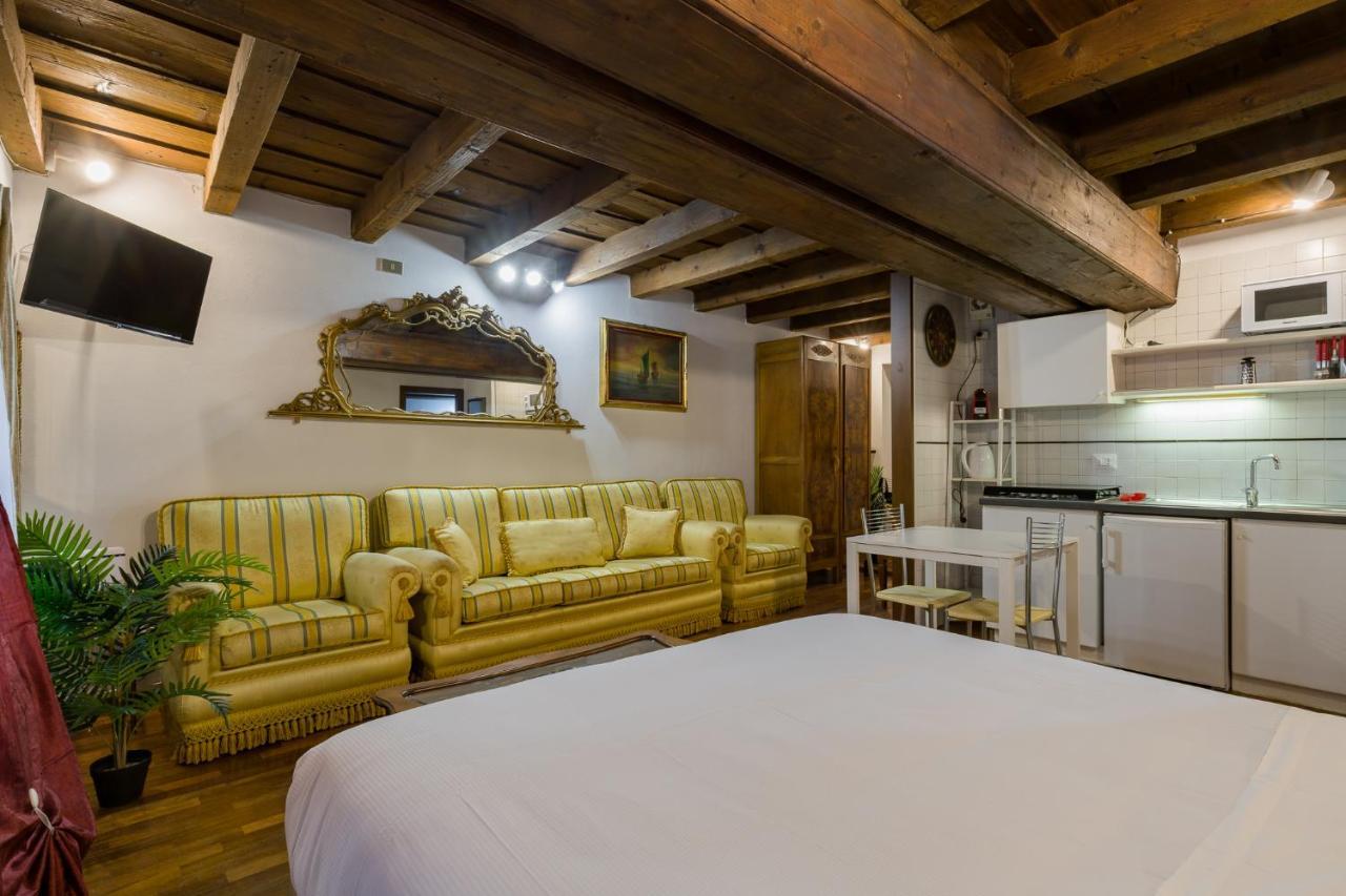 Leoncin D'Oro Apartment Verona Exterior foto
